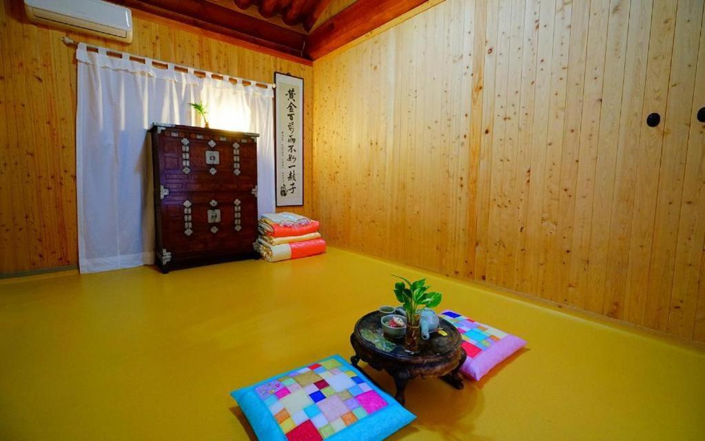 Full Of Love Guesthouse Jeonju Ngoại thất bức ảnh